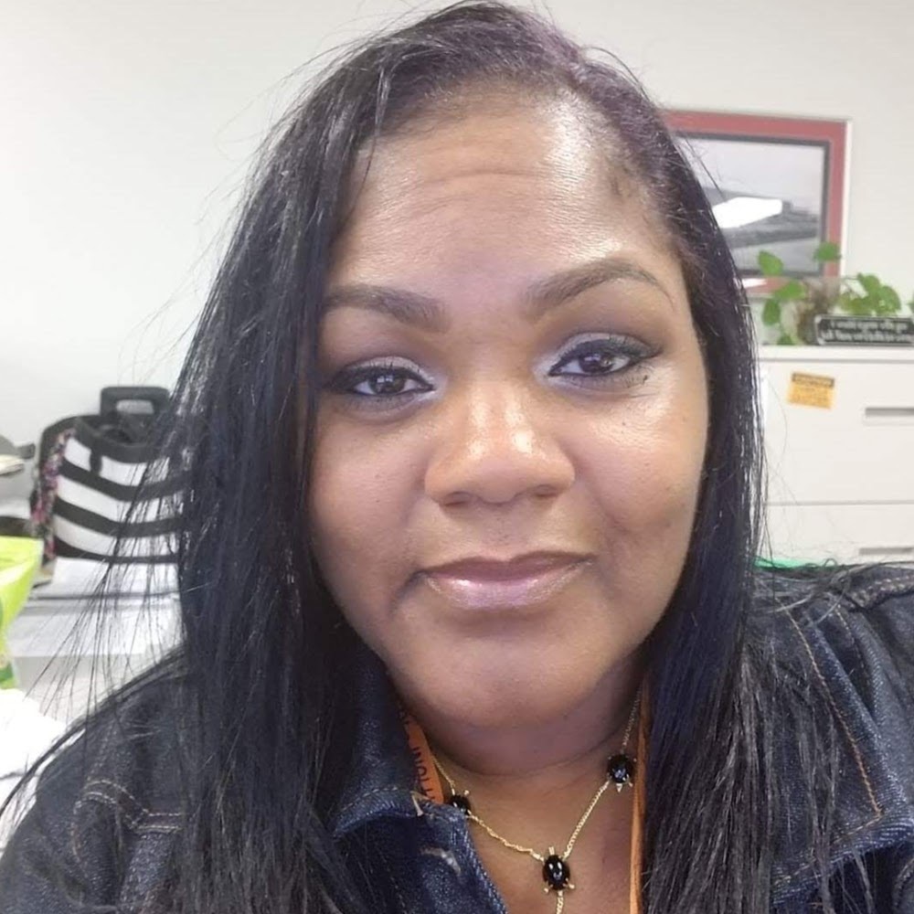 Meet your Posher, Sharon